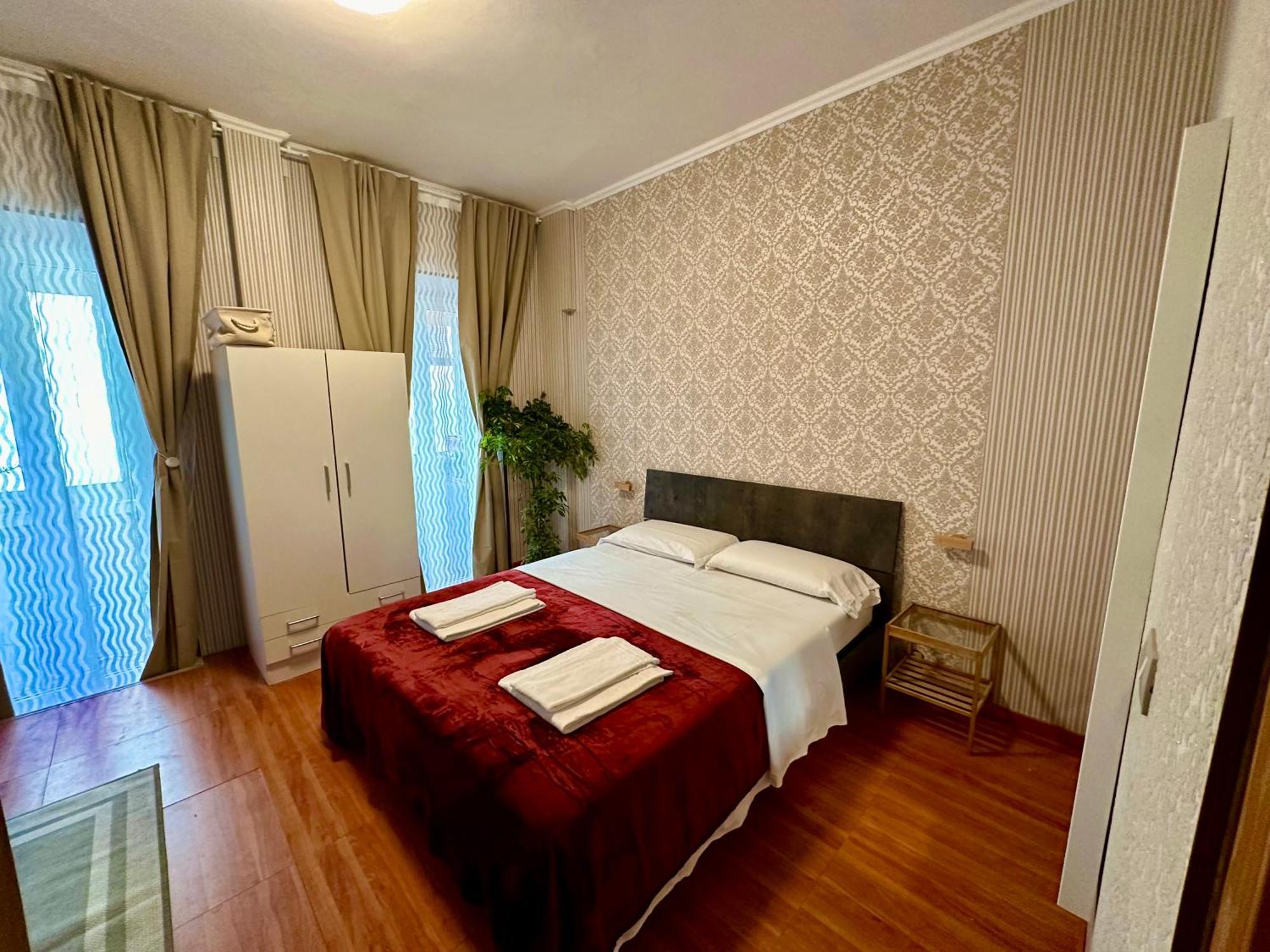 Pardis Guest House Rom Eksteriør billede